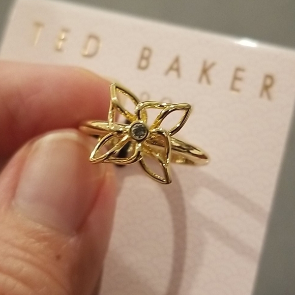 💕TED BAKER💕 Gold Mini Crystal Breeze Ring (S/M) NWT - Picture 6 of 8